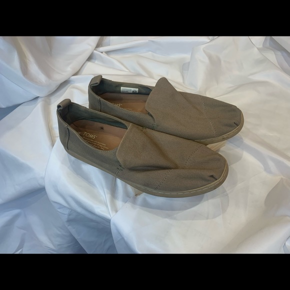 TOMS - Picture 2 of 9